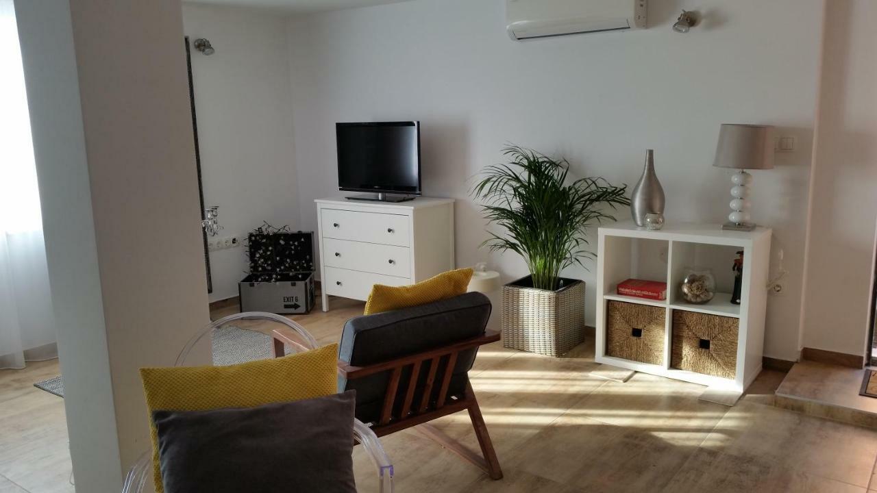 Studio Apartman Providence ชิเบนิก ภายนอก รูปภาพ